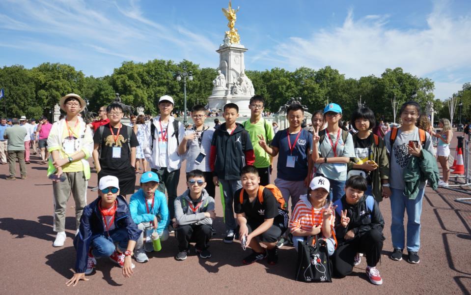 Students at Buckingham Palace